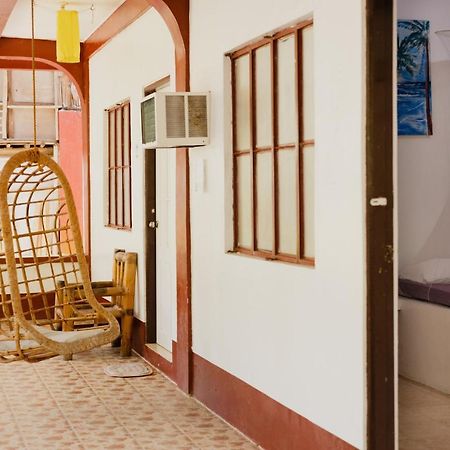 Puerto Galera Hostel Экстерьер фото