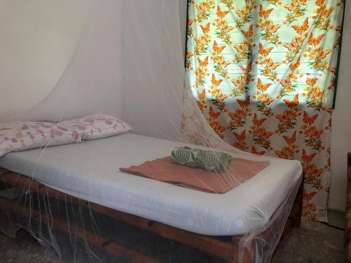 Puerto Galera Hostel Экстерьер фото