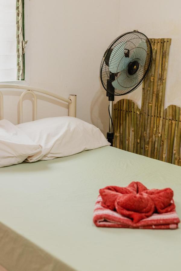 Puerto Galera Hostel Экстерьер фото