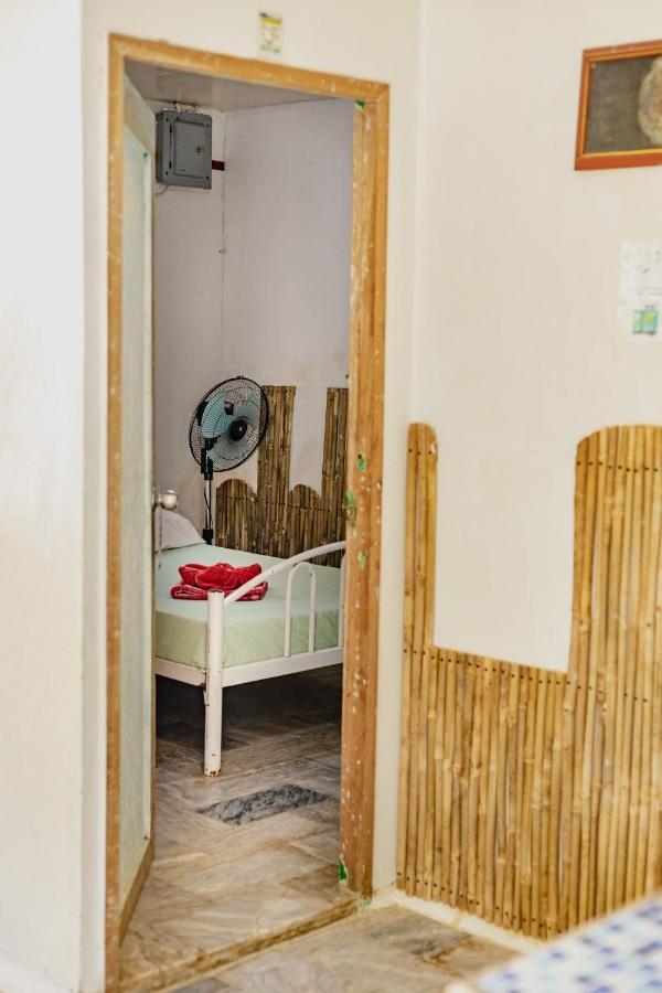 Puerto Galera Hostel Экстерьер фото