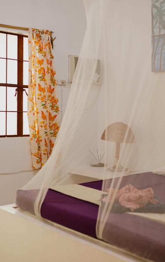 Puerto Galera Hostel Экстерьер фото